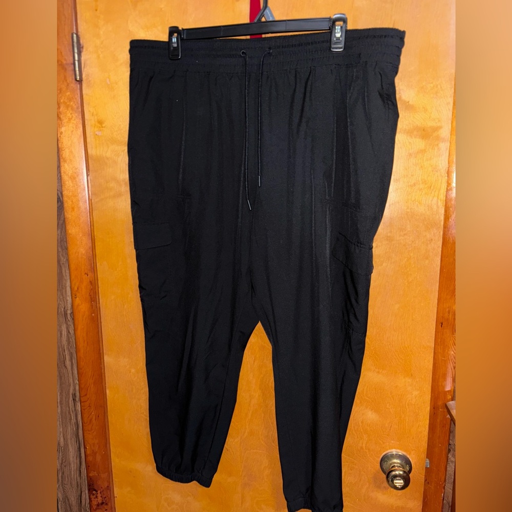Old Navy High Waisted StrechTech Cargo Joggers!